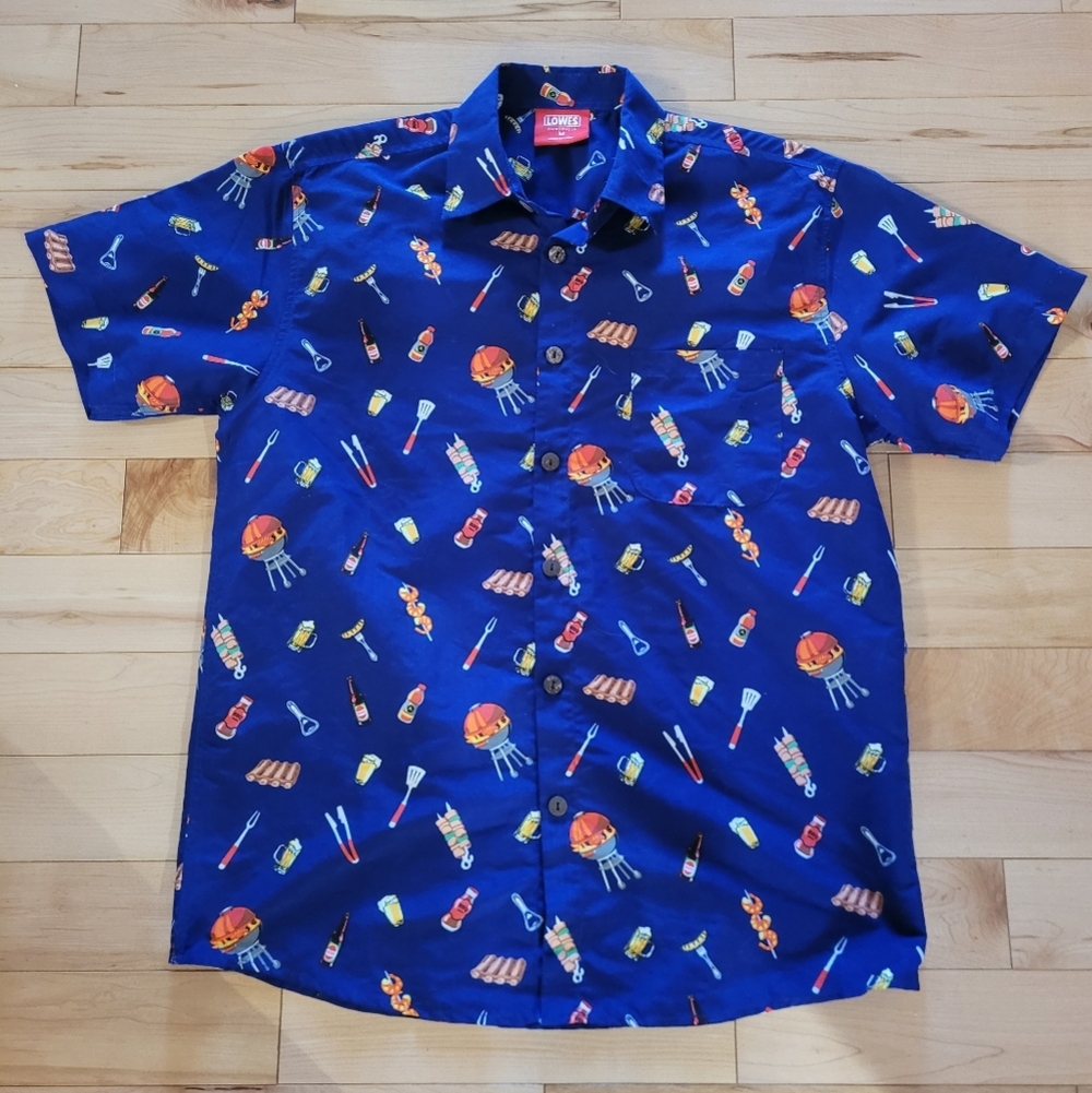 Men's size large barbecue themed button up short sleeve shirt